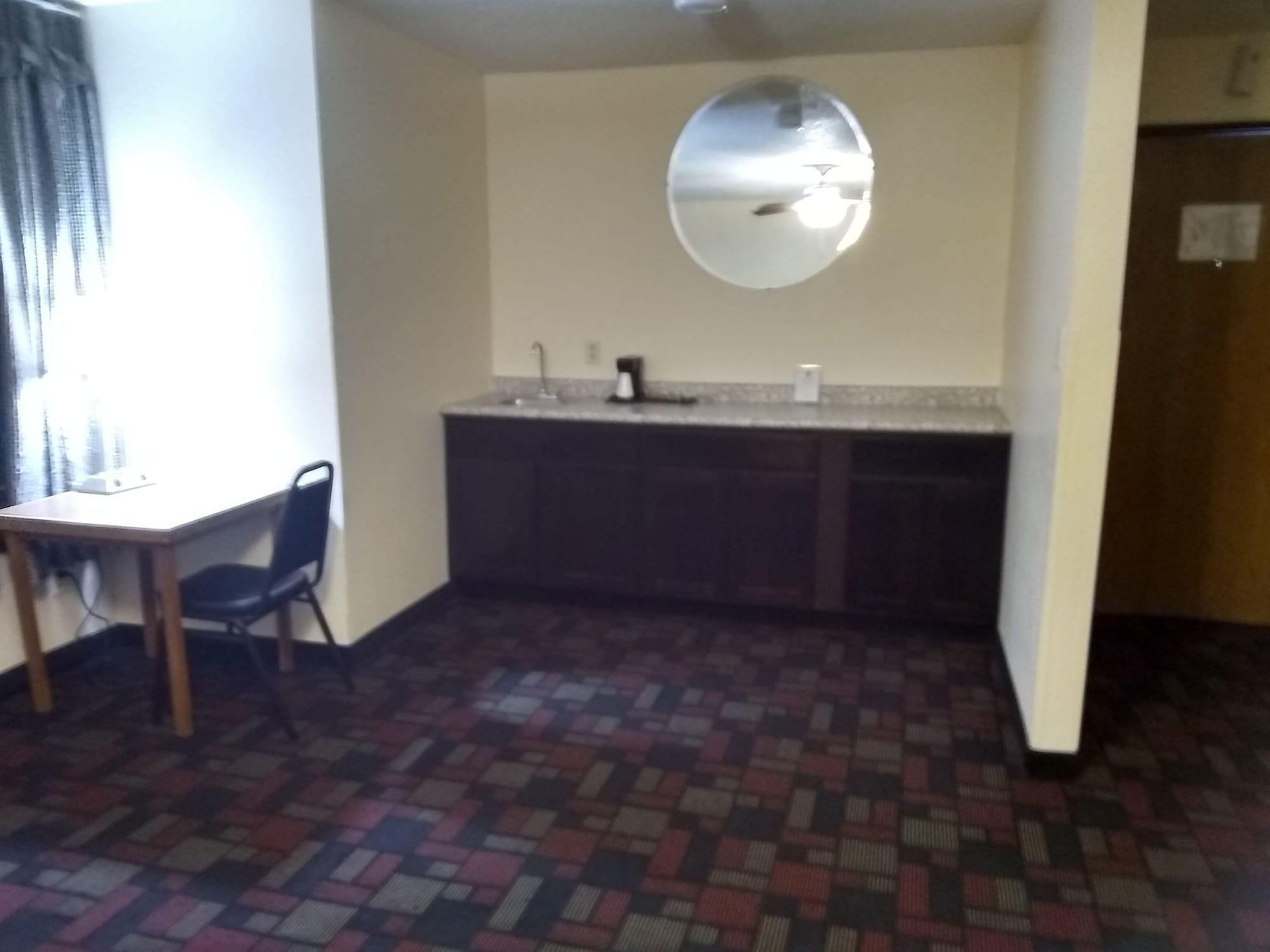Super 8 By Wyndham Boonville Bagian luar foto