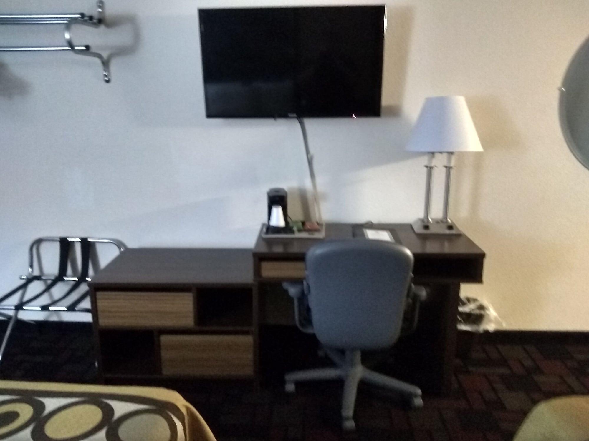 Super 8 By Wyndham Boonville Bagian luar foto
