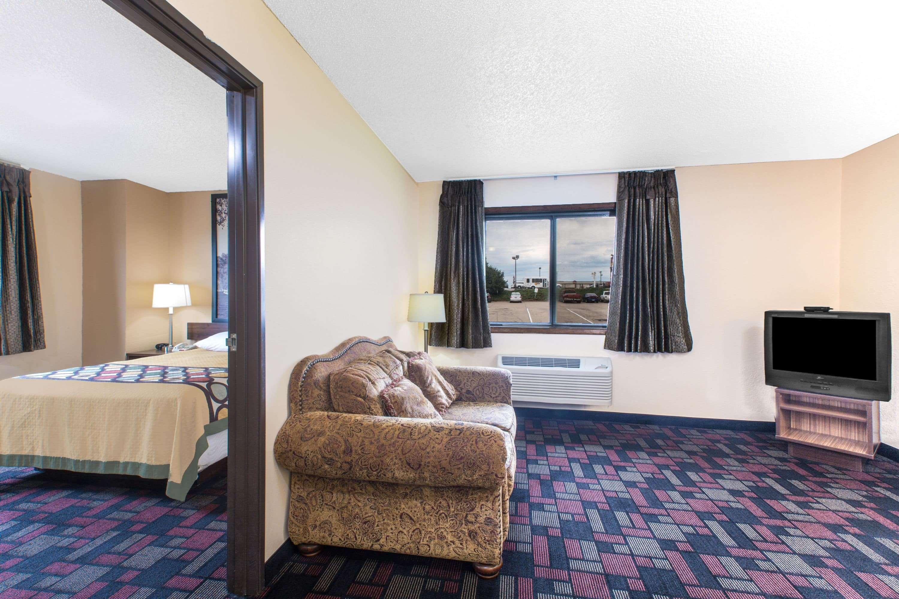 Super 8 By Wyndham Boonville Bagian luar foto