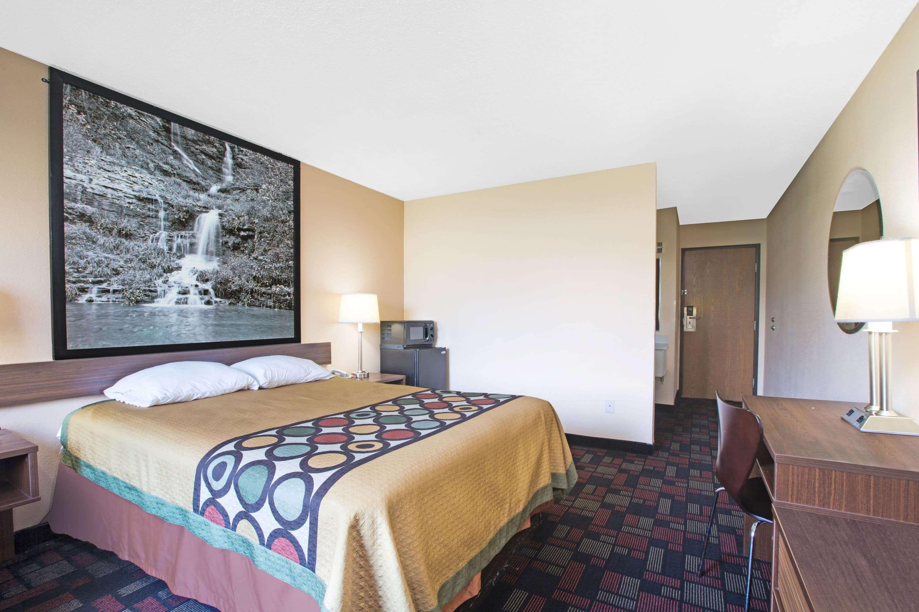 Super 8 By Wyndham Boonville Bagian luar foto