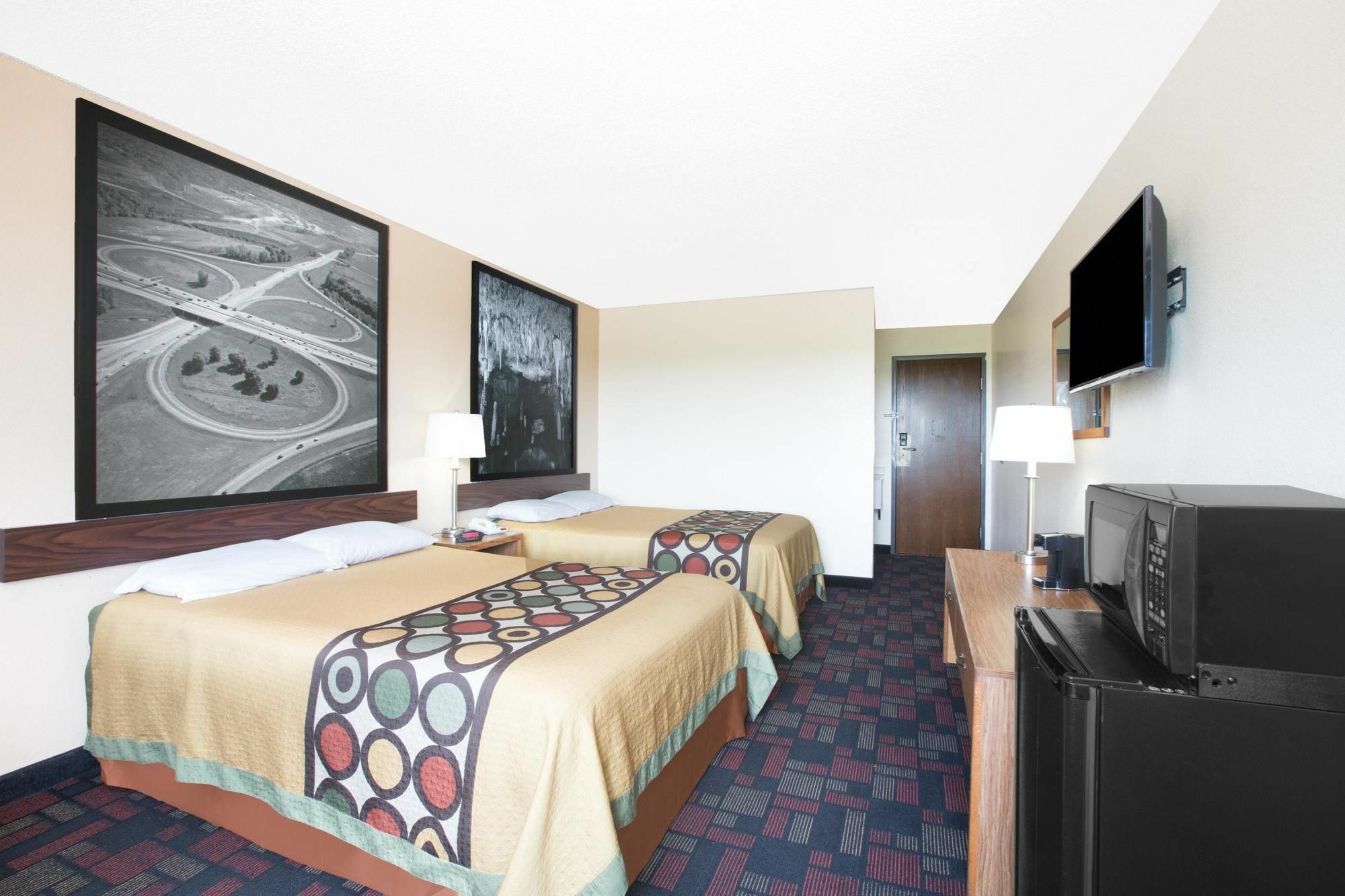 Super 8 By Wyndham Boonville Bagian luar foto