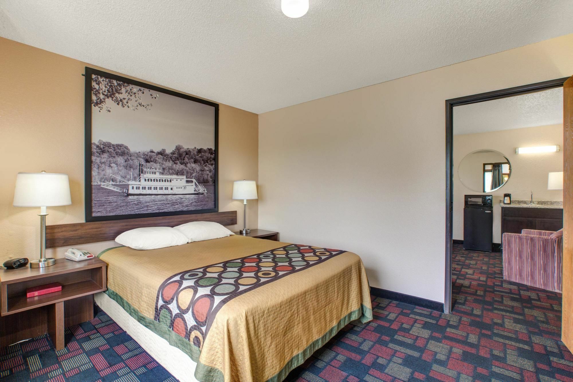 Super 8 By Wyndham Boonville Bagian luar foto